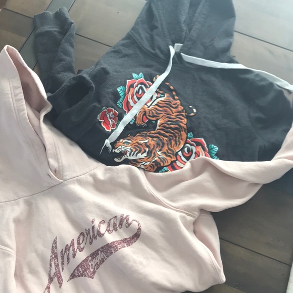 2 hooded Preowned sweatshirts - Picture 4 of 8